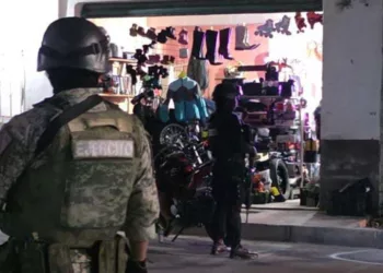 Un fuerte operativo rompió la tranquilidad del fin de semana en las colonias Centro y Reforma.