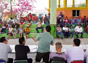 Foto: Gobierno de Oaxaca // Una de las cuestionadas consultas a comunidades indígenas para autorizar la obra de la presa Mujer Solteca.