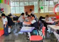 Uno de los atractivos para los participantes es la posibilidad de explorar el mundo a través de microscopios.