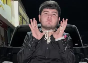 ¡Balacera en restaurante de Culiacán! Hieren a cantante de regional mexicano y matan a un hombre