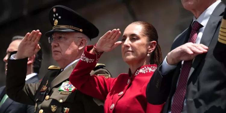 México no será colonia ni protectorado de nadie; no se doblega, no se arrodilla y nunca se vende: Presidenta Claudia Sheinbaum en desfile cívico militar por el 216 Aniversario de la Independencia de México