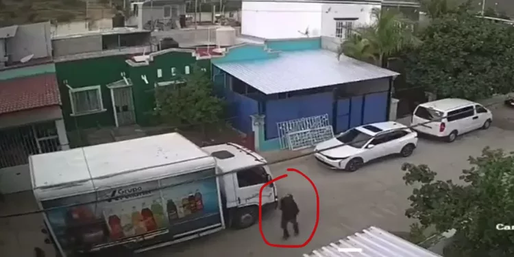 VIDEO | Asalto armado en fraccionamiento de Tlacolula pone en alerta a repartidores