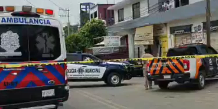 ¡Violencia golpea Pinotepa! Ejecutan a dos hombres a balazos en un negocio