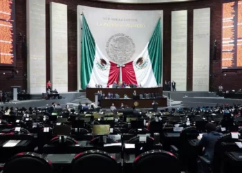 Diputados aprueban prohibición de doble nacionalidad para la Presidencia y gubernaturas