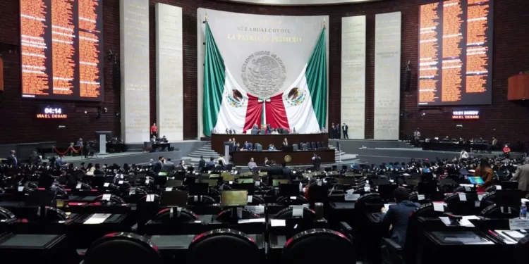Diputados aprueban prohibición de doble nacionalidad para la Presidencia y gubernaturas