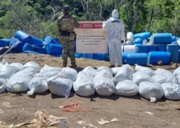 Marina desmantela mega laboratorio de narco en Sinaloa