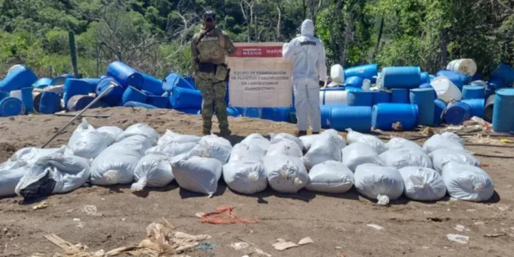 Marina desmantela mega laboratorio de narco en Sinaloa