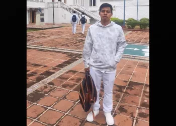 De una casa hogar a medicina: el sueño de Jesús choca con el costo de estudiar en la UABJO