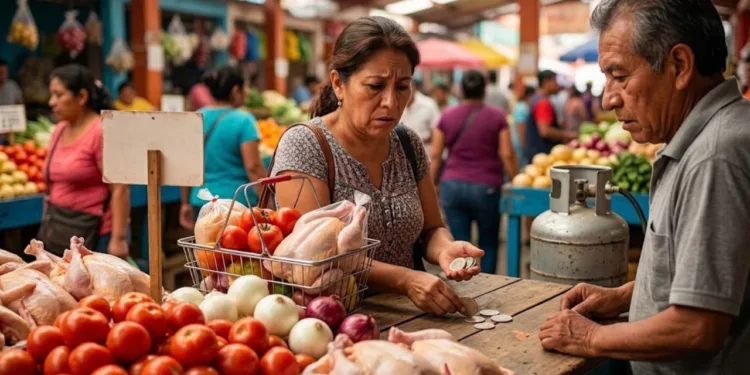 Jitomate, cebolla y pollo meten presión al bolsillo; inflación llega a 3.42%
