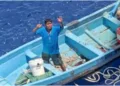 Localizan con vida a Héctor Márquez, pescador de Puerto Ángel desaparecido en altamar