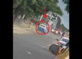 VIDEO | Taxista se mete en contra y desata reclamos por riesgo vial en Santa Lucía del Camino