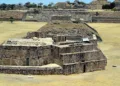 El edificio de Monte Albán que está torcido a propósito, y la estrella que explica por qué