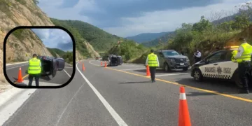 Volcadura moviliza a cuerpos viales en la Supercarretera Barranca Larga-Ventanilla