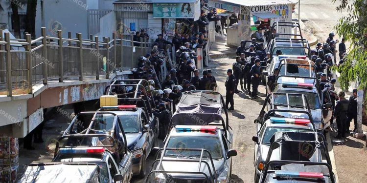 Paran labores policías capitalinos; pocos avances en ley de pensiones