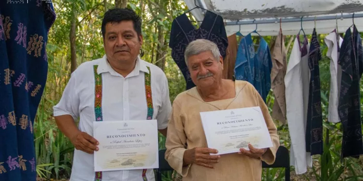 Entre las actividades destaca la participación de Tintoreros Mixtecos, de Pinotepa de Don Luis.