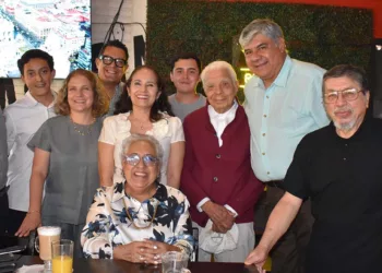 Fotos: Rubén Morales // Entre sonrisas, abrazos y muestras de afecto, Marithé Lira Vásquez disfrutó de una agradable mañana.