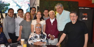 Fotos: Rubén Morales // Entre sonrisas, abrazos y muestras de afecto, Marithé Lira Vásquez disfrutó de una agradable mañana.