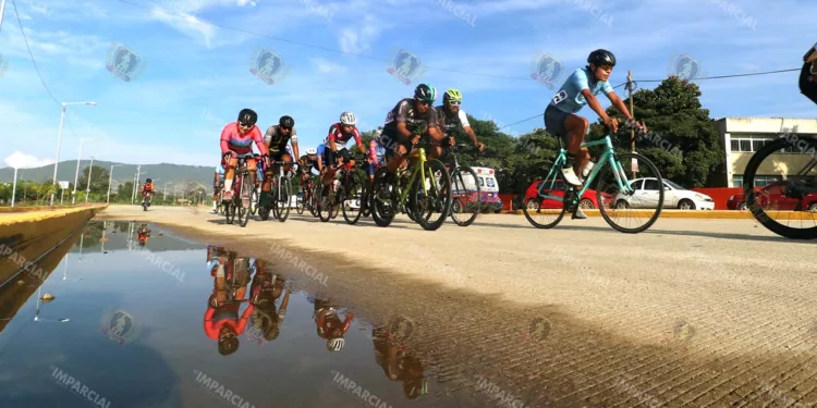 Fotos: Leobardo García Reyes // El fin de semana el ciclismo estrenó circuito.