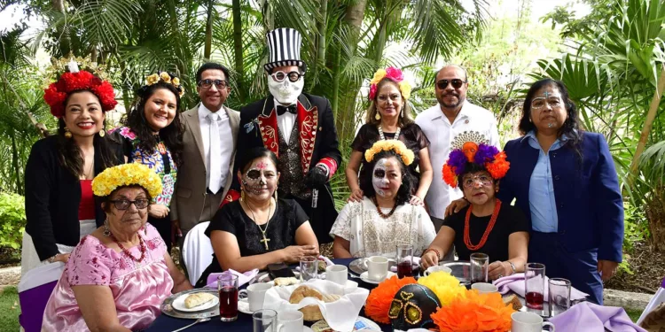 Fotos: Rubén Morales // Espectacular despliegue de tradición y misticismo en el Desayuno de Catrinas del Club Rotario Guelaguetza.