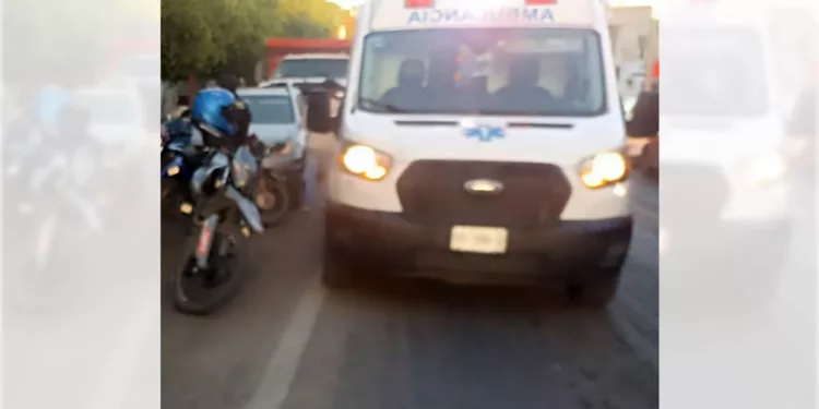 El choque sobre la Avenida Venustiano Carranza movilizó a los servicios de emergencia.