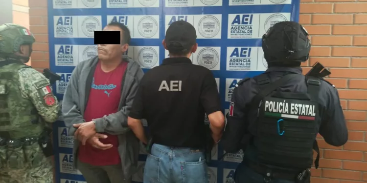 El presunto defraudador de 51 años fue capturado por elementos de la AEI en Xochixtlapilco.