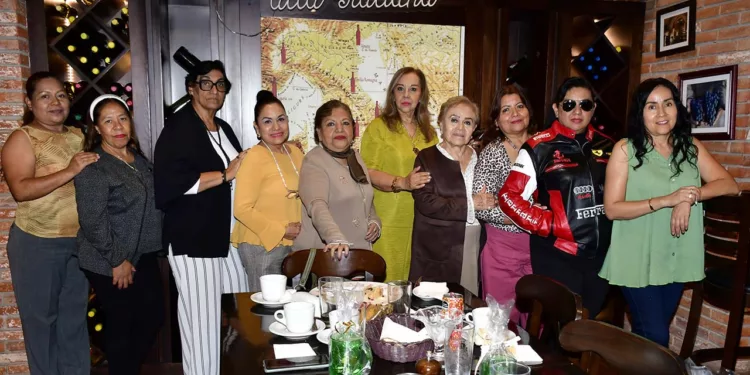 Foto: Rubén Morales // Silvia Torres Quirino celebró su cumpleaños con un desayuno entre amigas en un restaurante de la colonia Reforma