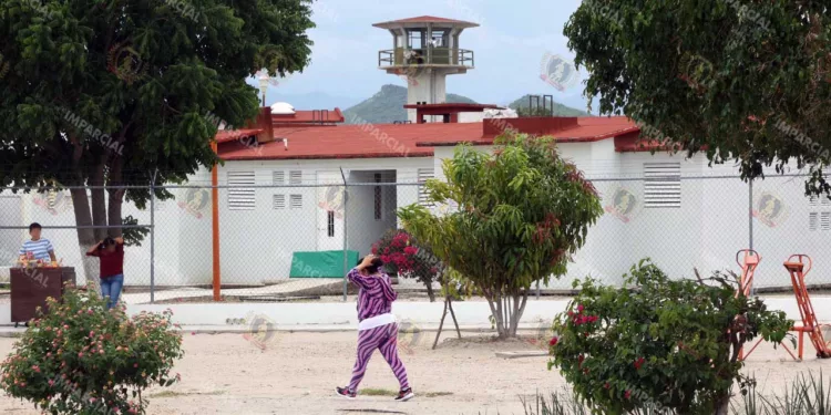 Foto: Archivo El Imparcial // Persistentes las deficiencias en penales Oaxaqueños. Autoridades “administran” la crisis de reclusorios.