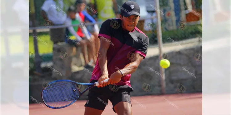 Foto: Leobardo García Reyes // Se cocina el Torneo de Afiliación de Tenis.
