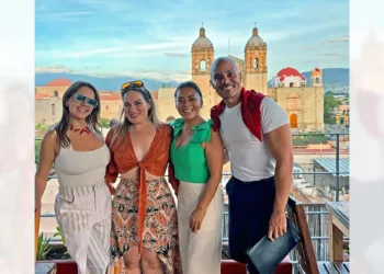 Fotos: Omar Maya Calvo // Isabel López, una gran anfitriona de Oaxaca, atendiendo a promotores de turismo y marcas.