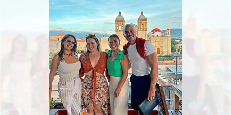 Fotos: Omar Maya Calvo // Isabel López, una gran anfitriona de Oaxaca, atendiendo a promotores de turismo y marcas.
