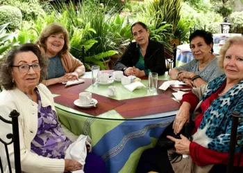 Foto: Rubén Morales // Lupita Hernández de Vargas, Josefina Plasencia, Cristina Mejía, Guillermina Plasencia y María de los Ángeles Porras.
