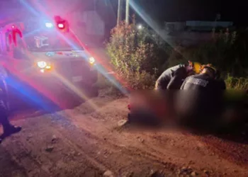 El aparatoso accidente se suscitó sobre el Libramiento Norte de Huajuapan; el lesionado tuvo que ser hospitalizado.