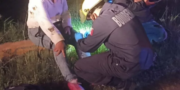 El fuerte accidente se suscitó cuando la pareja circulaba a la altura del módulo de policía sobre la carretera Huajuapan-Tehuacán.