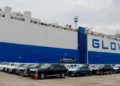 Foto: cortesía // Automóviles de la armadora coreana Hyundai trasladados de Salina Cruz a Coatzacoalcos a través del tren Interoceánico.