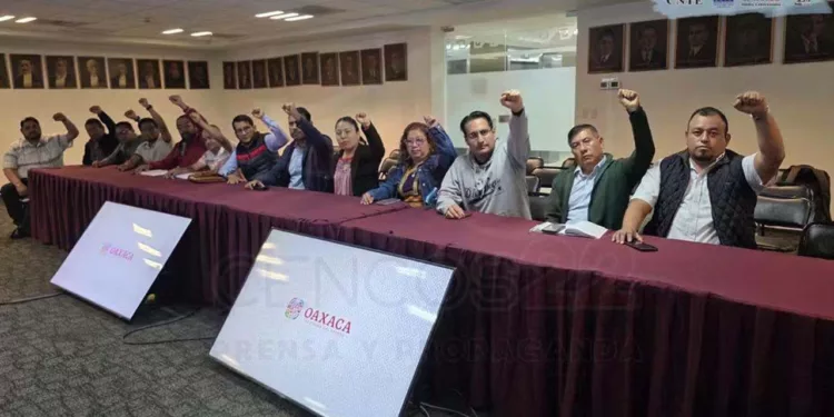 Foto: Cencos 22 // Líderes de la Sección 22 en la mesa de negociación con la burocracia estatal.