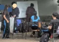 Alumnos de la Telesecundaria Buenavista toman clases en espacios improvisados.