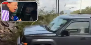 VIDEO  | En plena transmisión camioneta derrapa y embiste a reportera que cubría deslave en Monterrey