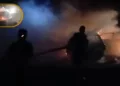 VIDEO | ¡El asfalto se volvió infierno! Choque brutal e incendio en la Mitla–Tehuantepec deja dos cuerpos calcinados y una joven herida