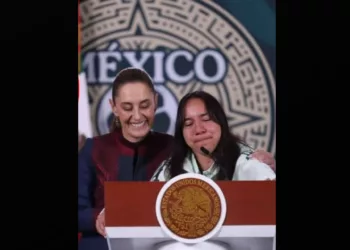 ¡Orgullo mexicano! Sheinbaum felicita a Charlyn Corral por ser reconocida como la mejor delantera del mundo