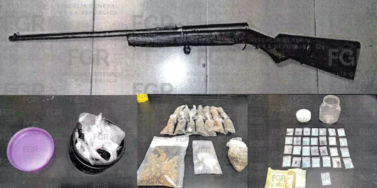¡Cuatro años de cárcel por vender drogas! Condenan a tres personas tras decomiso de metanfetamina, cocaína y marihuana en Ixtlán