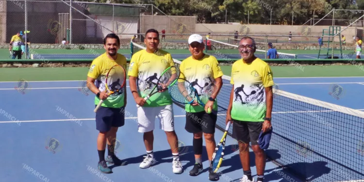 Fotos: Leobardo García Reyes // El Club de Tenis Brenamiel en riesgo de desaparecer.