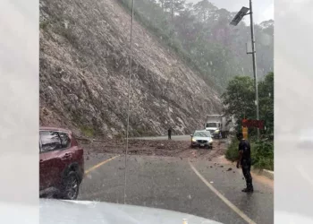 Foto: redes sociales // Deslave este martes en la Barranca Larga-Ventanilla.