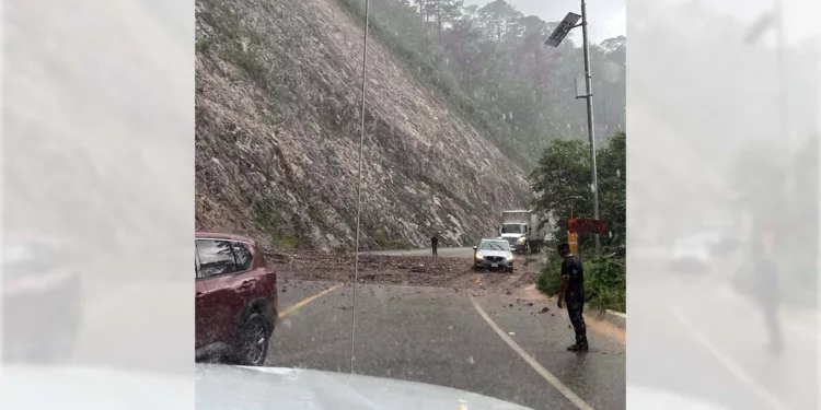 Foto: redes sociales // Deslave este martes en la Barranca Larga-Ventanilla.