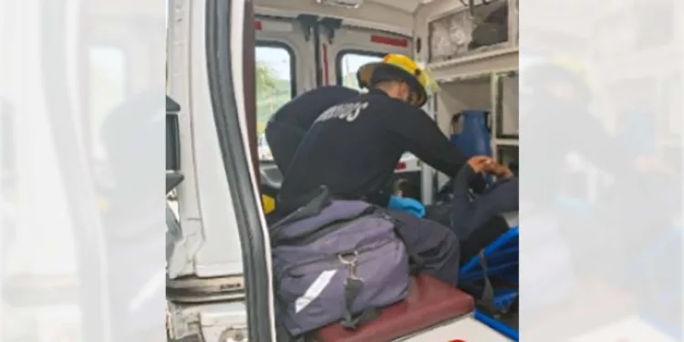 El aparatoso percance vial se registró frente a la gasolinera de la colonia Del Maestro.