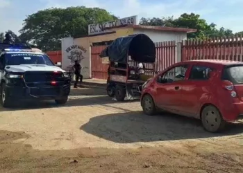 El profesor Leví P. fue atacado a balazos dentro de la Secundaria número 69.