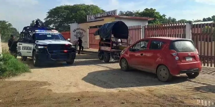El profesor Leví P. fue atacado a balazos dentro de la Secundaria número 69.