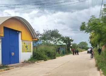 Elementos policiacos acordonaron la calle Luis Donaldo Colosio.
