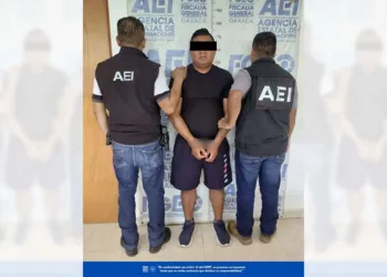 Elementos de la AEI trasladaron ante las celdas de control al imputado J.R.M.