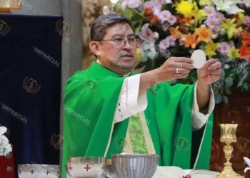 Foto: Adrián Gaytán // El presbítero explicó que este día está dedicado a la oración y a la colaboración por las misiones.
