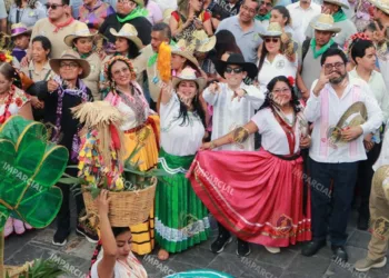 Foto: Adrián Gaytán // Este miércoles se realizó una calenda en donde participaron los trabajadores del Estado.